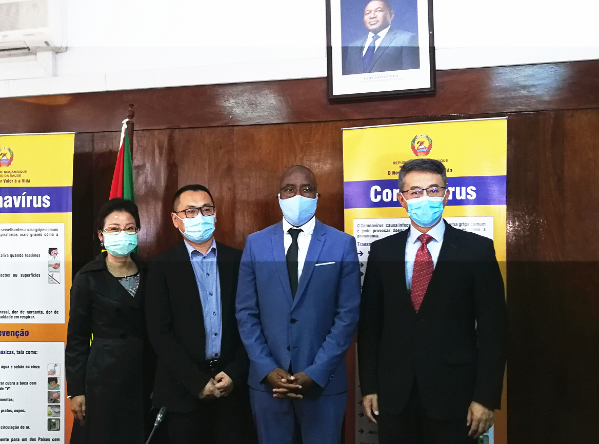 駐莫桑比克使館經(jīng)參處劉曉光參贊出席濟(jì)南域?yàn)t集團(tuán)、中國(guó)石油天然氣集團(tuán)援莫抗疫物資交接儀式